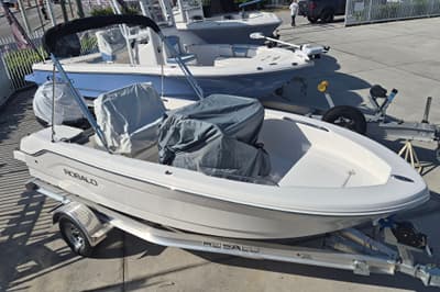 BOATZON | Robalo R160 Center Console 2027