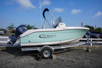 BOATZON | Robalo R180 2025