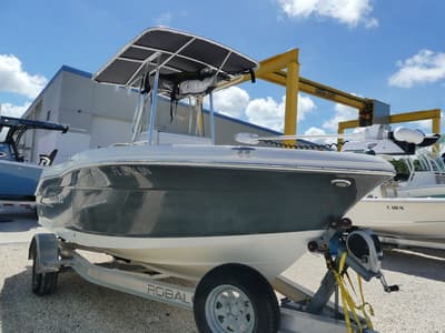 BOATZON | Robalo R180 Center Console 2016