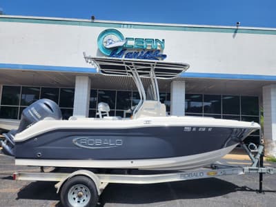 BOATZON | Robalo R180 Center Console 2020
