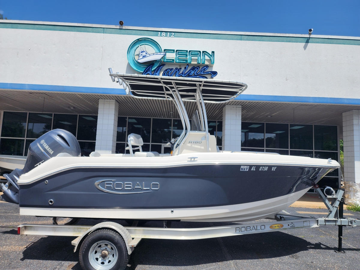 2020 Robalo R180 Center Console - Sold Boat