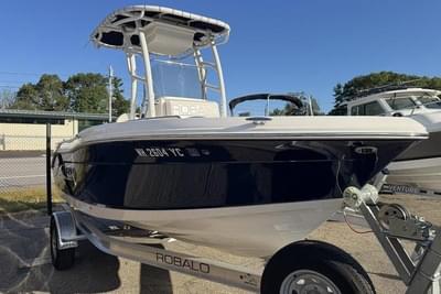 BOATZON | Robalo R180 Center Console 2024
