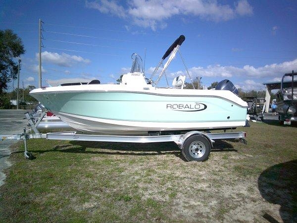2025 Robalo R180 Center Console - Sold Boat