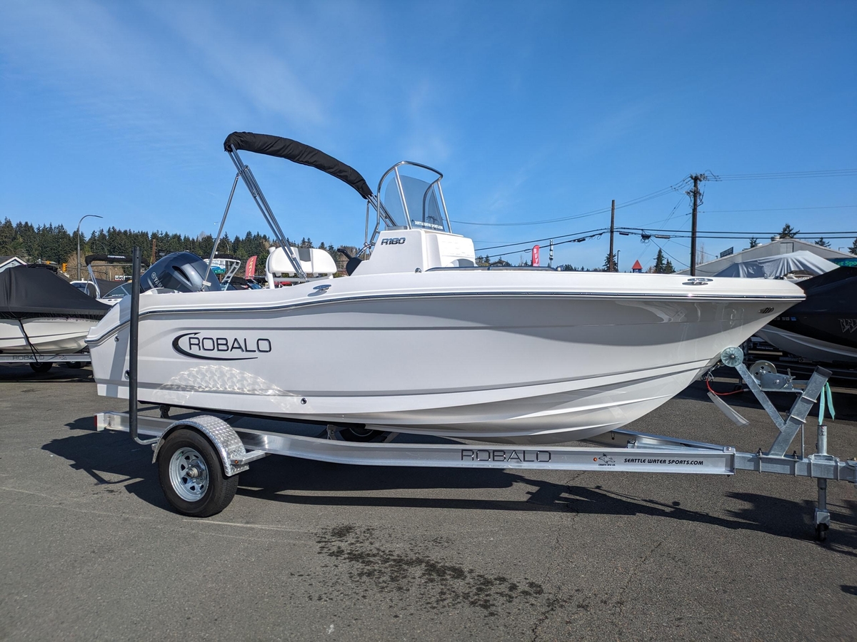 2025 Robalo R180 Center Console - Sold Boat