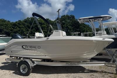 BOATZON | Robalo R180 Center Console 2025