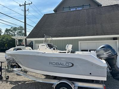 BOATZON | Robalo R180 Center Console 2025