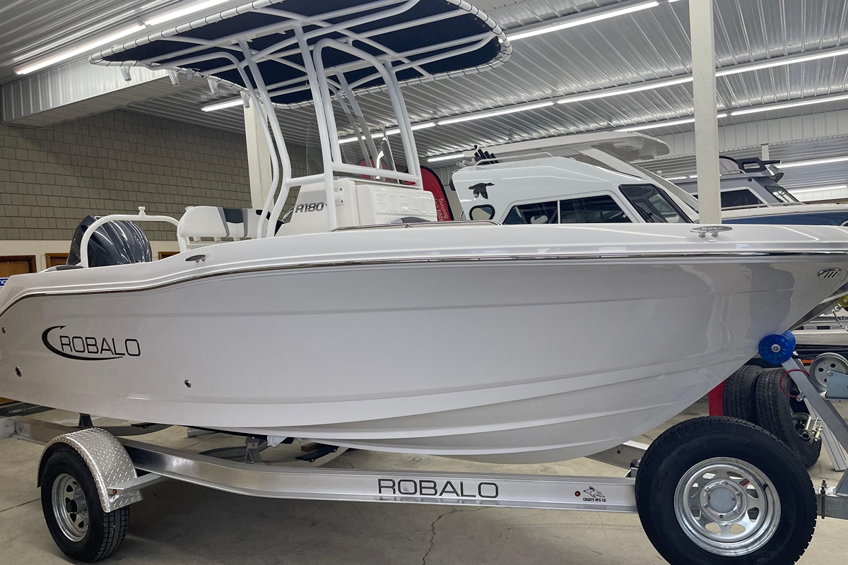 2026 Robalo R180 Center Console - Sold Boat