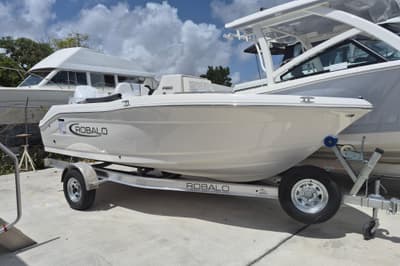 BOATZON | Robalo R180 Center Console 2026