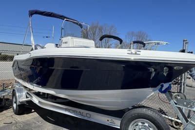 BOATZON | Robalo R180 Center Console 2026