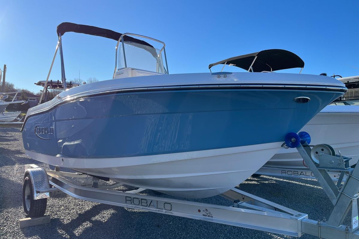2026 Robalo R180 Center Console - Sold Boat