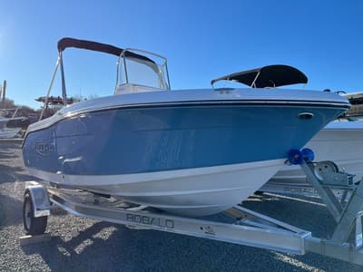 BOATZON | Robalo R180 Center Console 2026