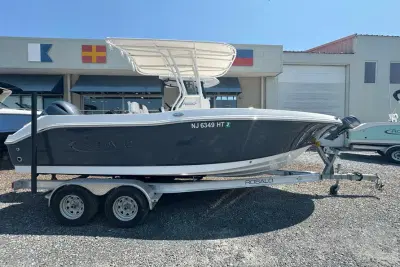 BOATZON | Robalo R200 2023