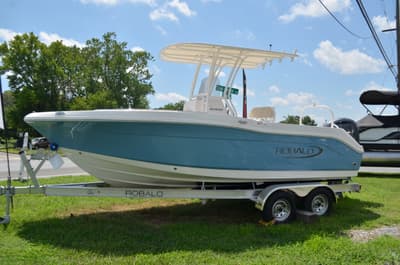 BOATZON | Robalo R200 2026