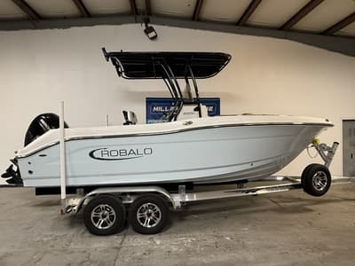 BOATZON | Robalo R200 2026