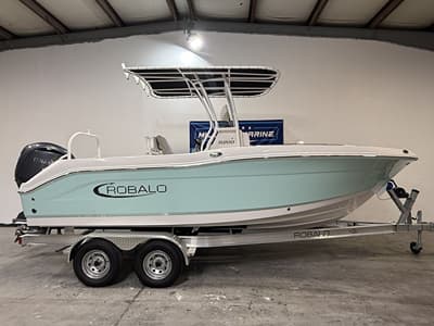BOATZON | Robalo R200 2026