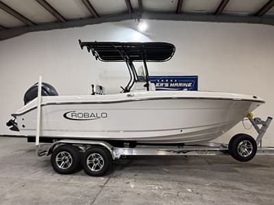 BOATZON | Robalo R200 2027