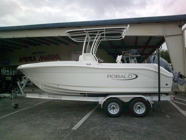 2025 Robalo R200 Center Console - Sold Boat