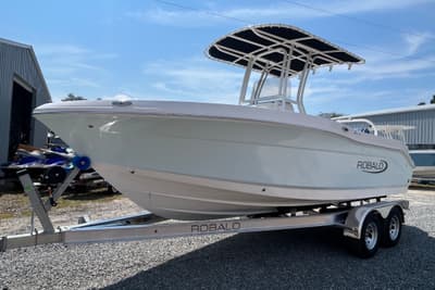 BOATZON | Robalo R200 Center Console 2027
