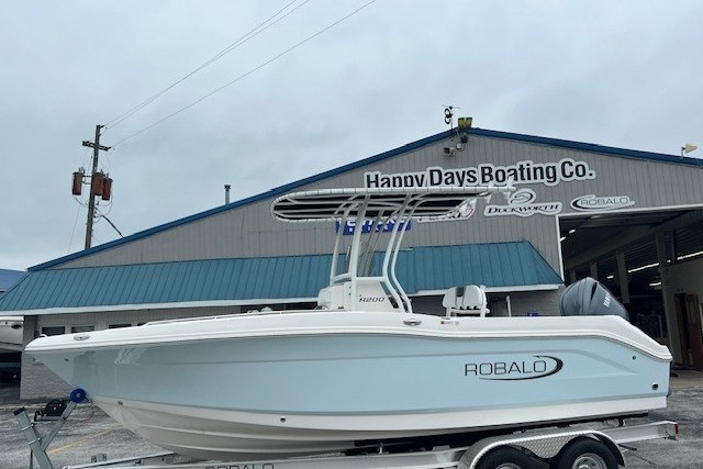 2027 Robalo R200 Center Console - Sold Boat