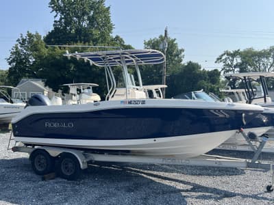 BOATZON | Robalo R200ES 2017