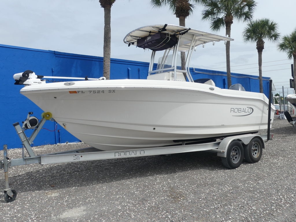 2021 Robalo R202 Explorer - Sold Boat