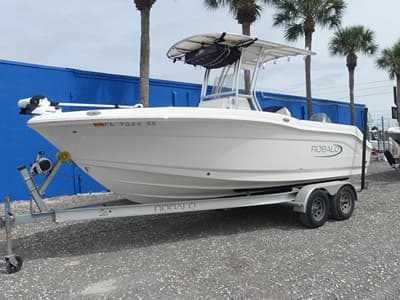 BOATZON | Robalo R202 Explorer 2021