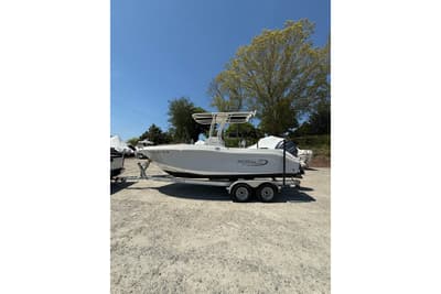 BOATZON | Robalo R202 Explorer 2023