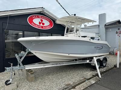 BOATZON | Robalo R202 Explorer 2025