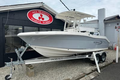BOATZON | Robalo R202 Explorer 2025