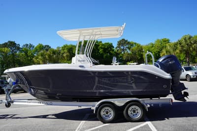 BOATZON | Robalo R202 Explorer 2026