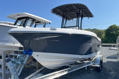 BOATZON | Robalo R202 Explorer 2026