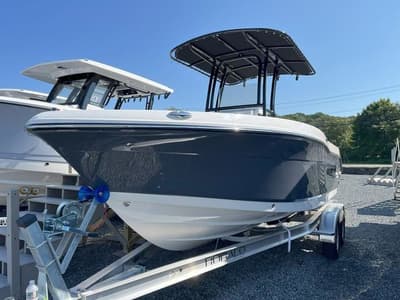 BOATZON | Robalo R202 Explorer 2026