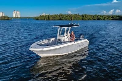 BOATZON | Robalo R202 Explorer 2027