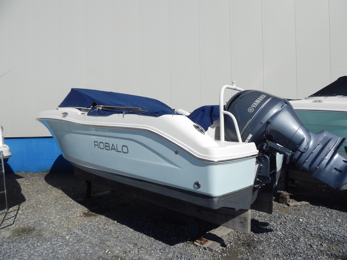 2016 Robalo Robalo R207 2016 - Sold Boat