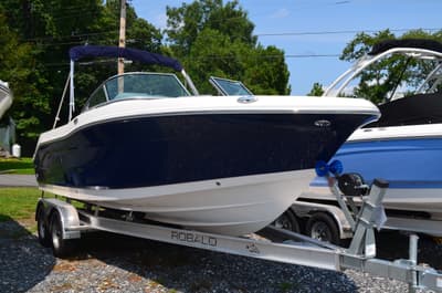 BOATZON | Robalo R207 2026