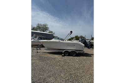 BOATZON | Robalo R207 Dual Console 2019