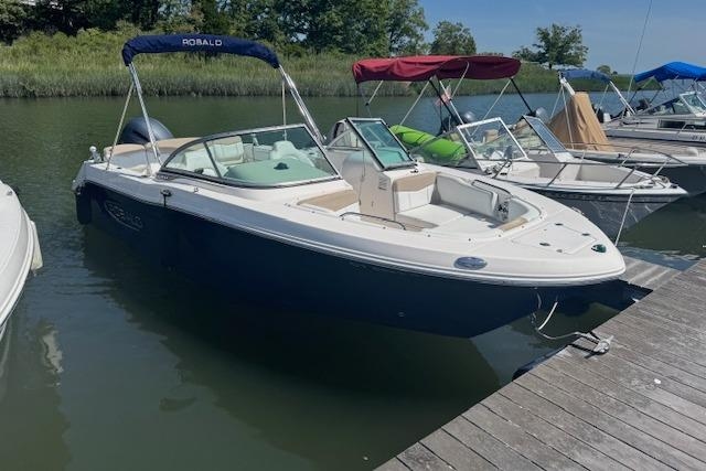 2019 Robalo R207 Dual Console - Sold Boat