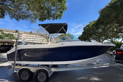 BOATZON | Robalo R207 Dual Console 2022