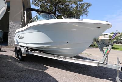 BOATZON | Robalo R207 Dual Console 2024