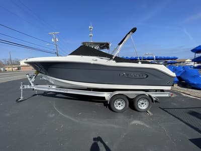 BOATZON | Robalo R207 Dual Console 2025