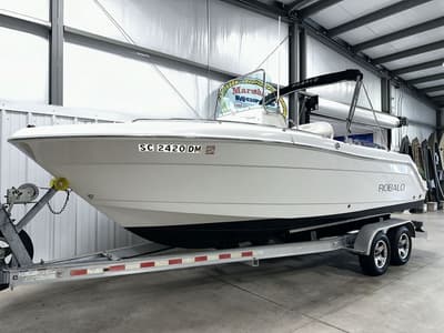 BOATZON | Robalo R220 2010