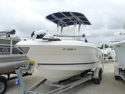 BOATZON | Robalo R222 2018