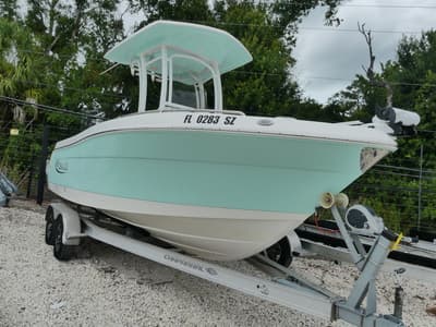 BOATZON | Robalo R222 Center Console 2021