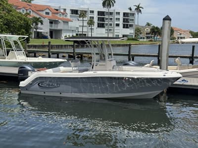 BOATZON | Robalo R222 2021
