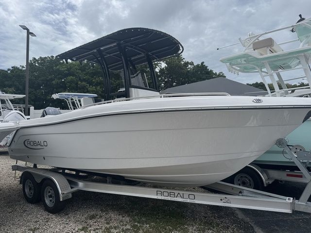 2025 Robalo R222 - Sold Boat