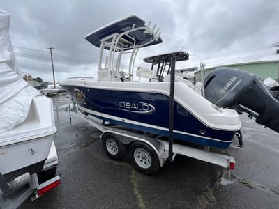 BOATZON | Robalo R222 CC 2021