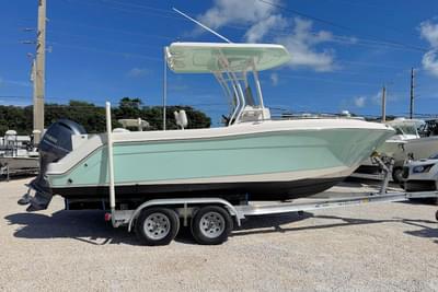 BOATZON | Robalo R222 Center Console 2016