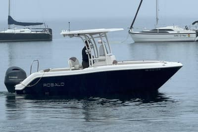 BOATZON | Robalo R222 Center Console 2017