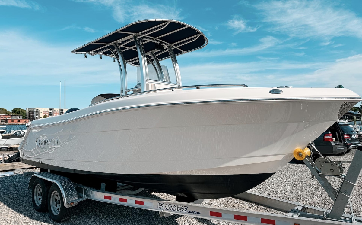 2019 Robalo R222 Center Console - Sold Boat
