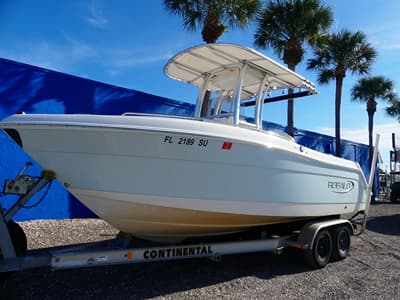 BOATZON | Robalo R222 Center Console 2019